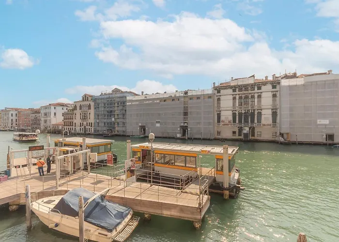 Canal Grande Suite