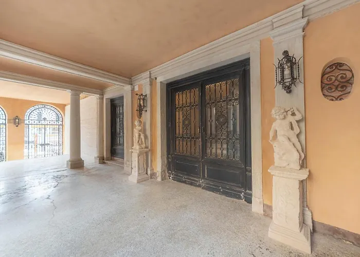 Canal Grande Suite